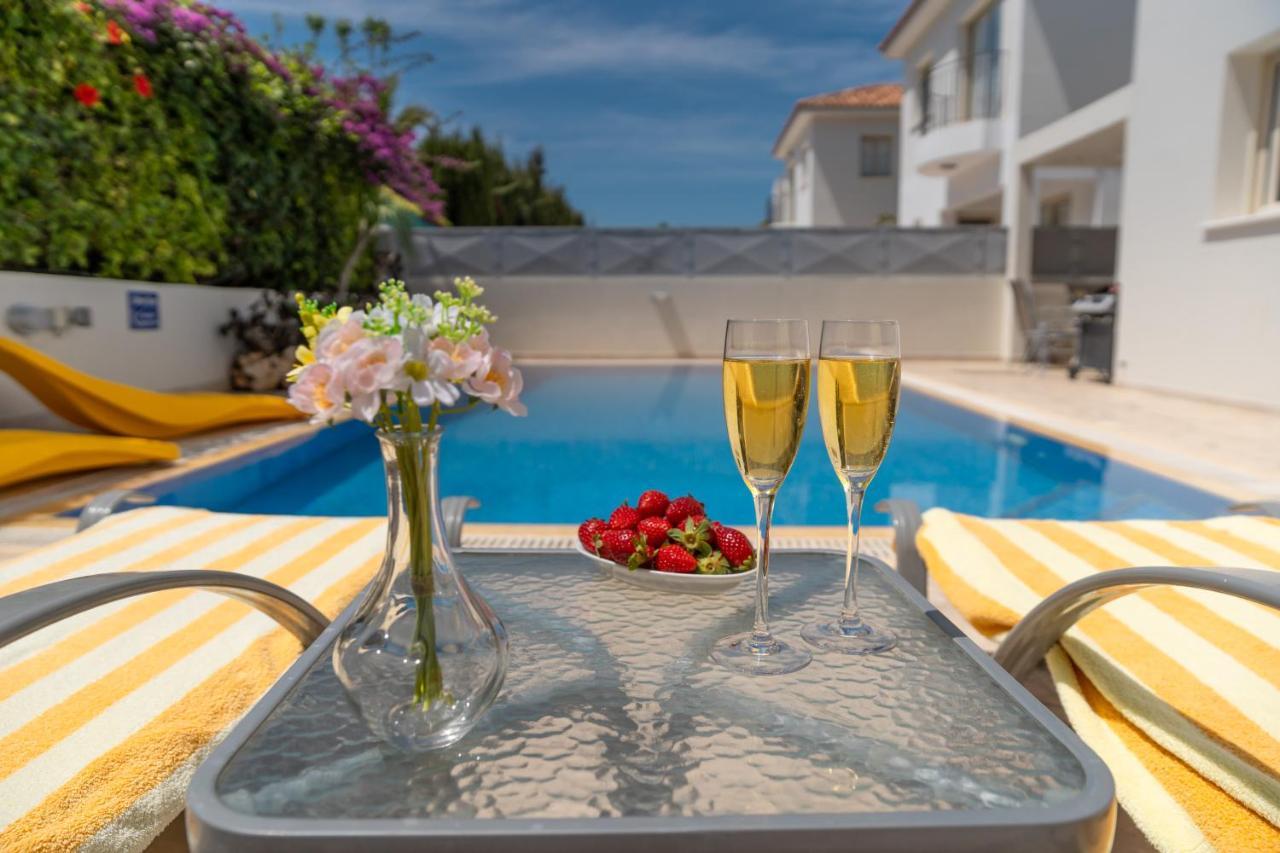 Palm Villa Ekaterina 4 Bdrmパラリムニ エクステリア 写真