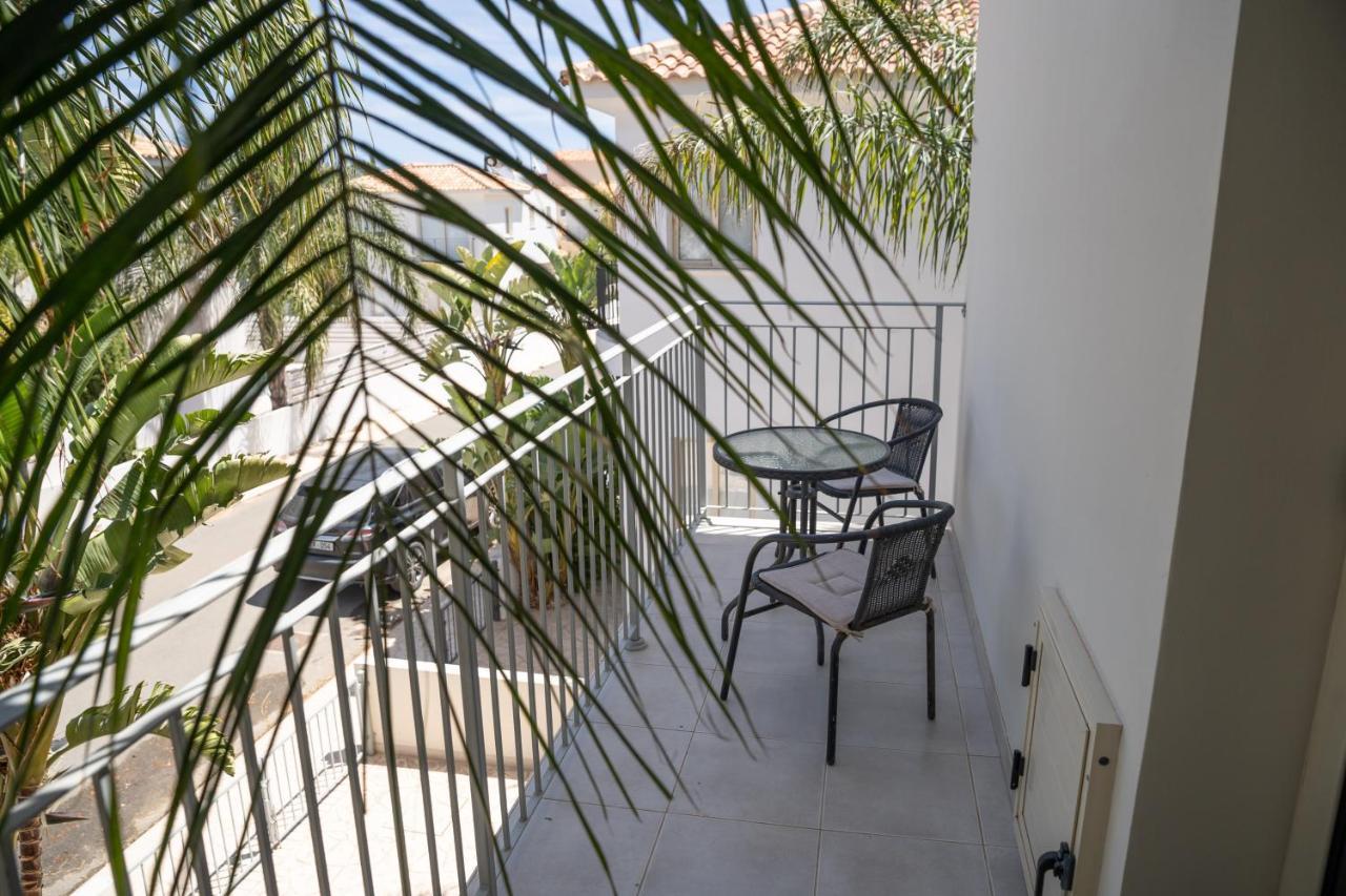 Palm Villa Ekaterina 4 Bdrmパラリムニ エクステリア 写真
